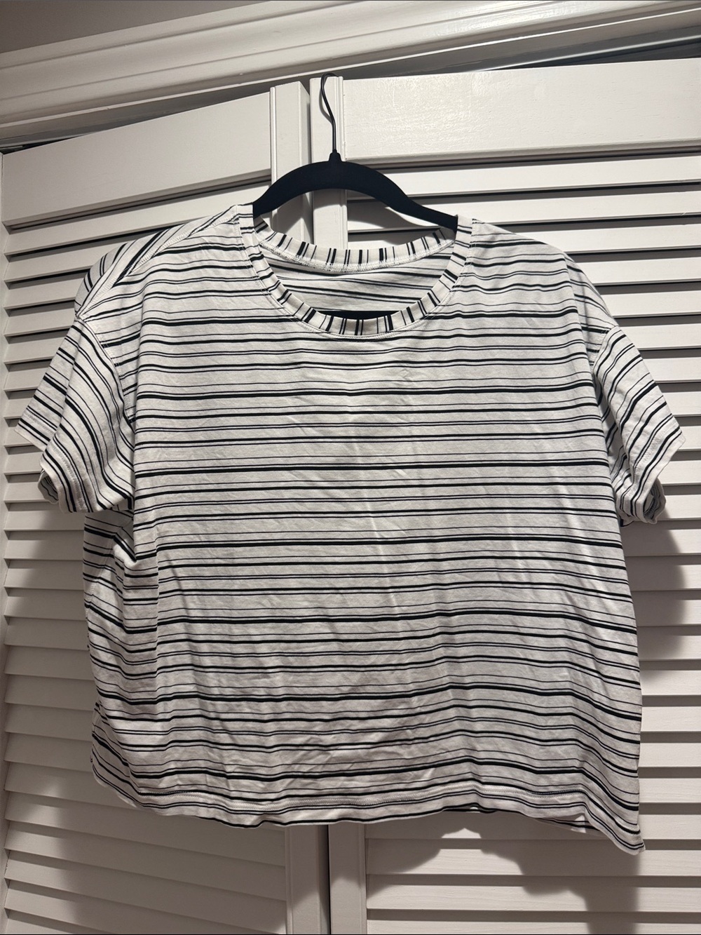 Lululemon 10 Cates Tee Crop 44" Bust Stripe